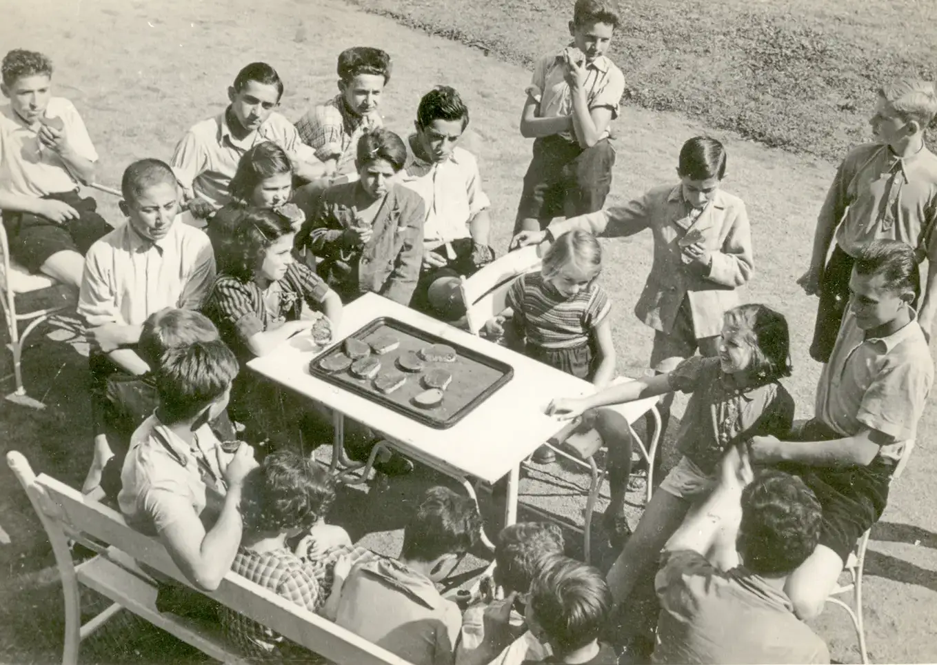 dpp-img-deti-z-koncentracnich-taboru-Stirin-1945